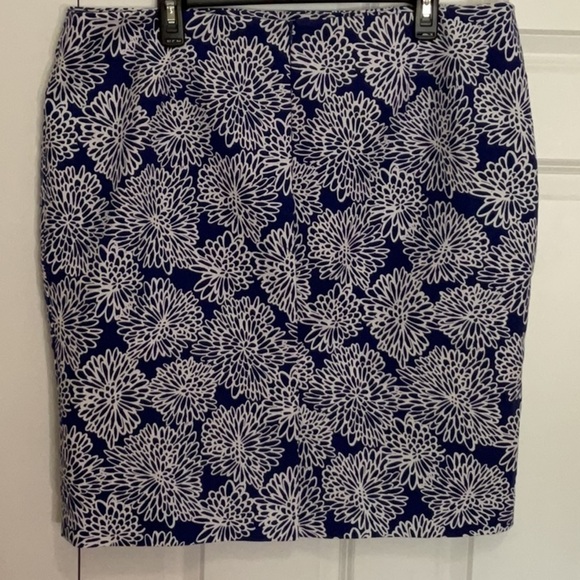 LIZ Claiborne Knee Length Skirt - Picture 2 of 7